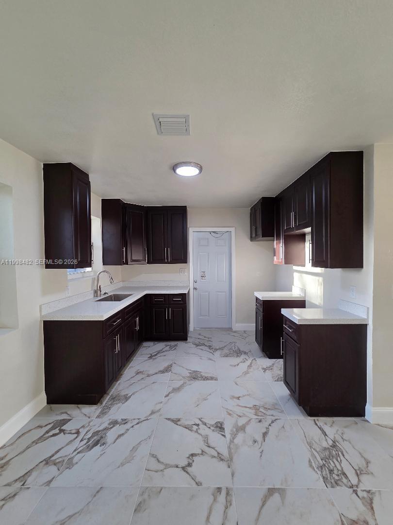 BUENA VISTA HEIGHTS EXTEN - Residential Lease