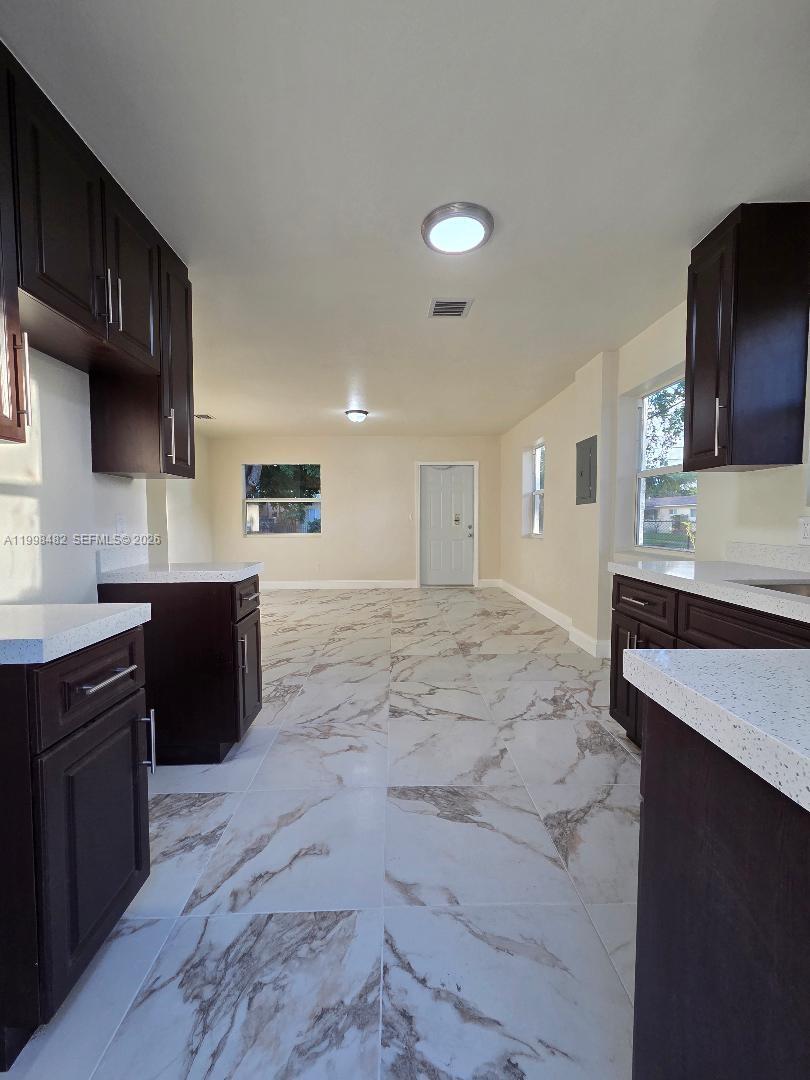 BUENA VISTA HEIGHTS EXTEN - Residential Lease