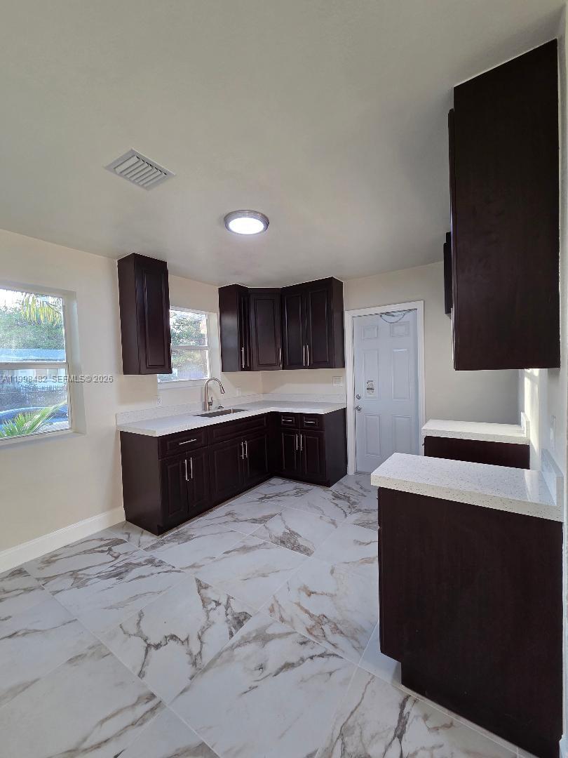 BUENA VISTA HEIGHTS EXTEN - Residential Lease