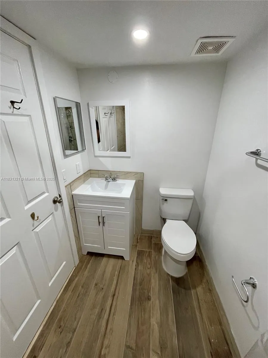 Coral Gables, Florida 33146, United States, ,1 BathroomBathrooms,Residential,Active,161967