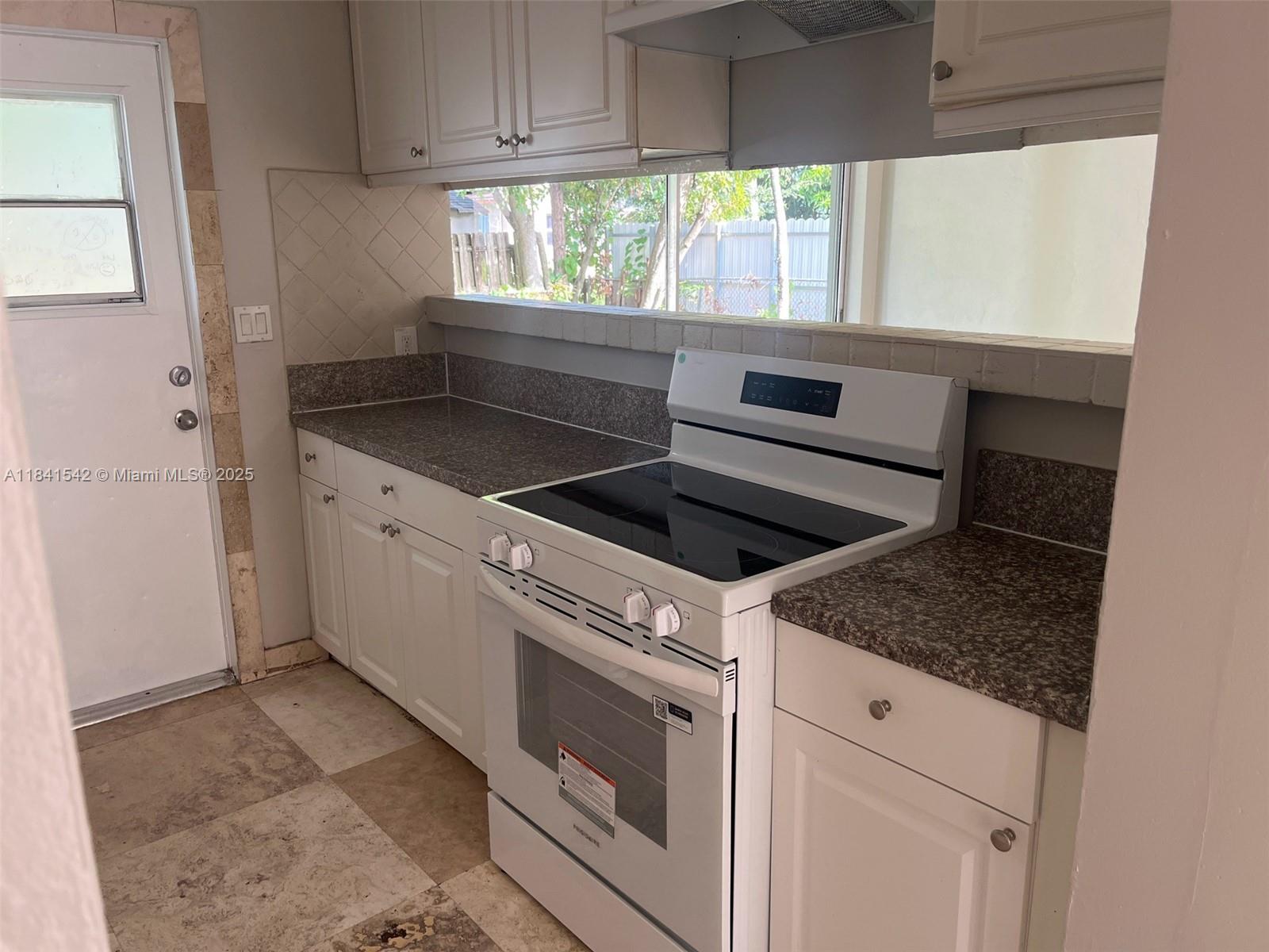 FLEETWOOD MANOR - Residential