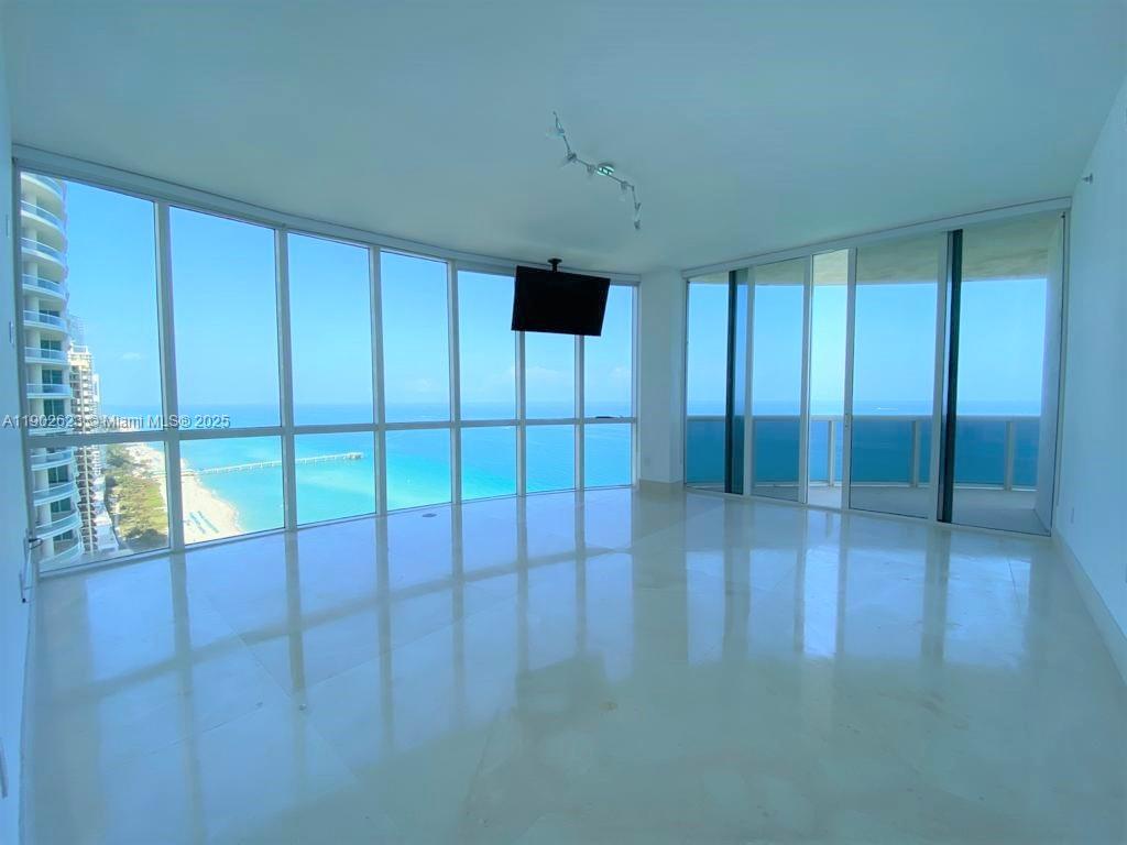 TDR TOWER I CONDO - Residential Lease