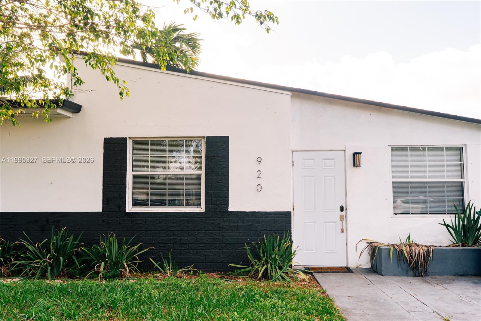 ARCOLA GARDENS - Residential