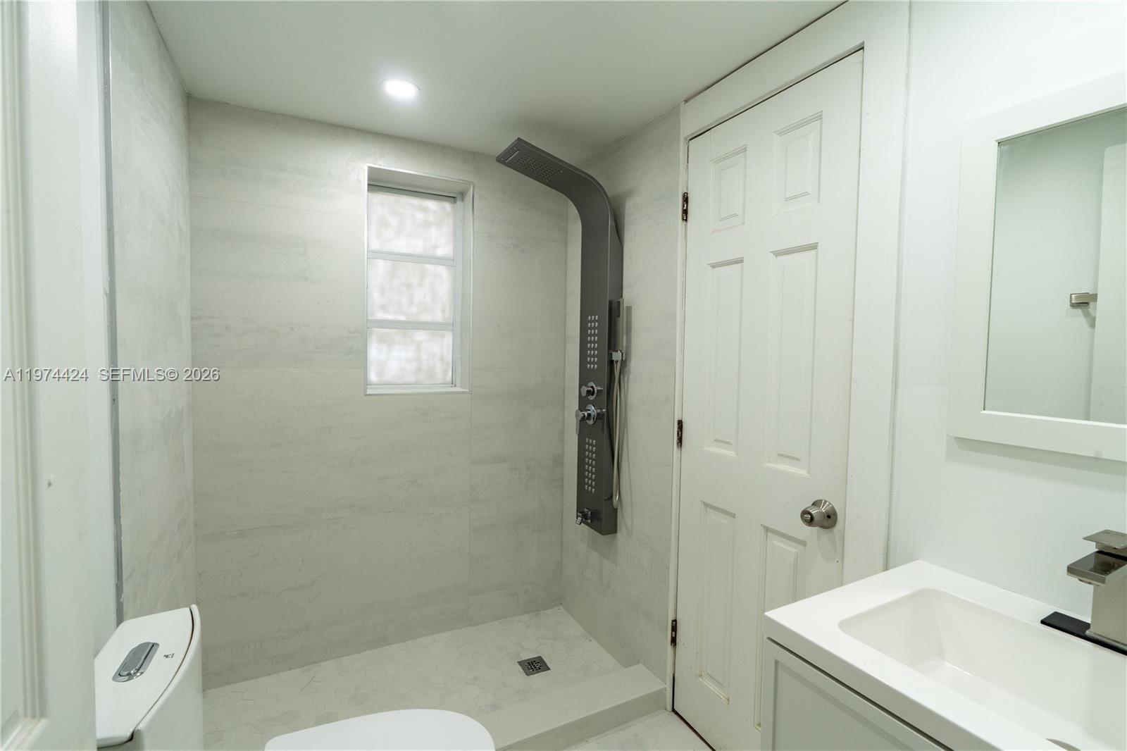 ENGLEWOOD - Residential Lease