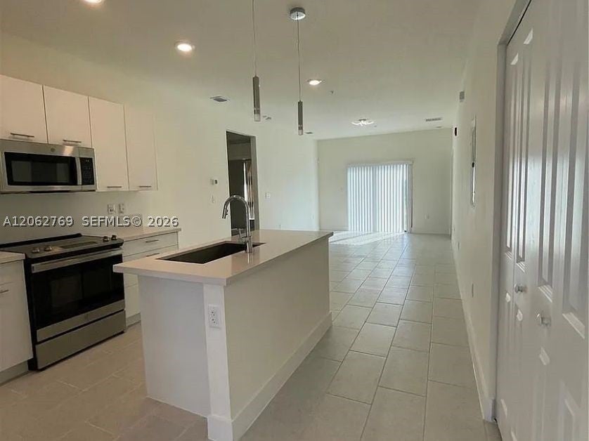 8167 NW 41st St E-409