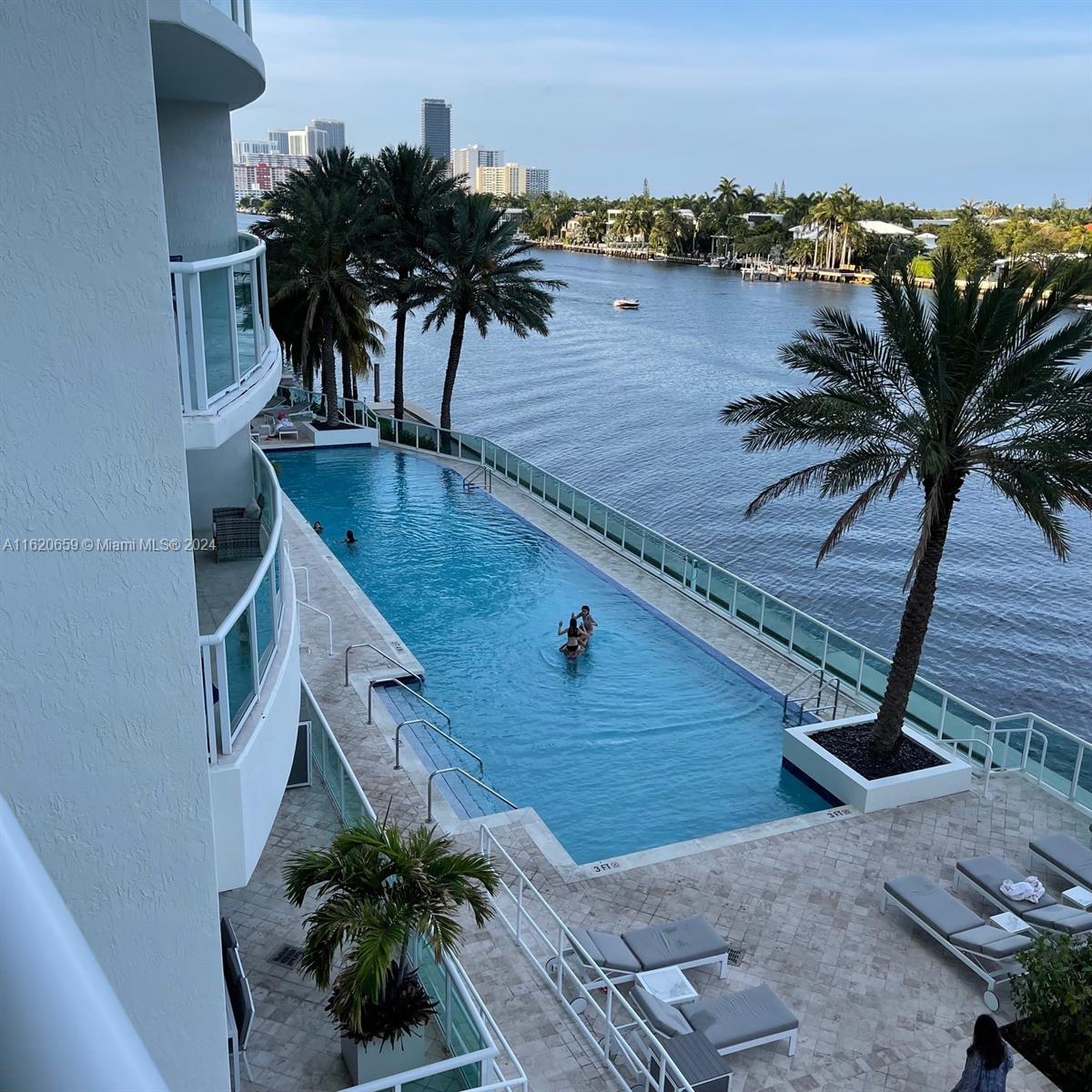 HAMPTONS SOUTH CONDO - Residential Lease