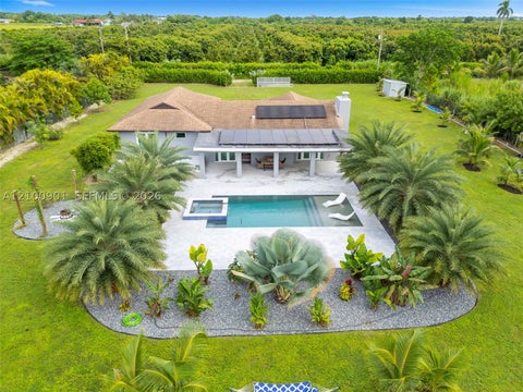 Photo of 19610 SW 332nd St, Homestead, FL 33034 (MLS # A12100901)