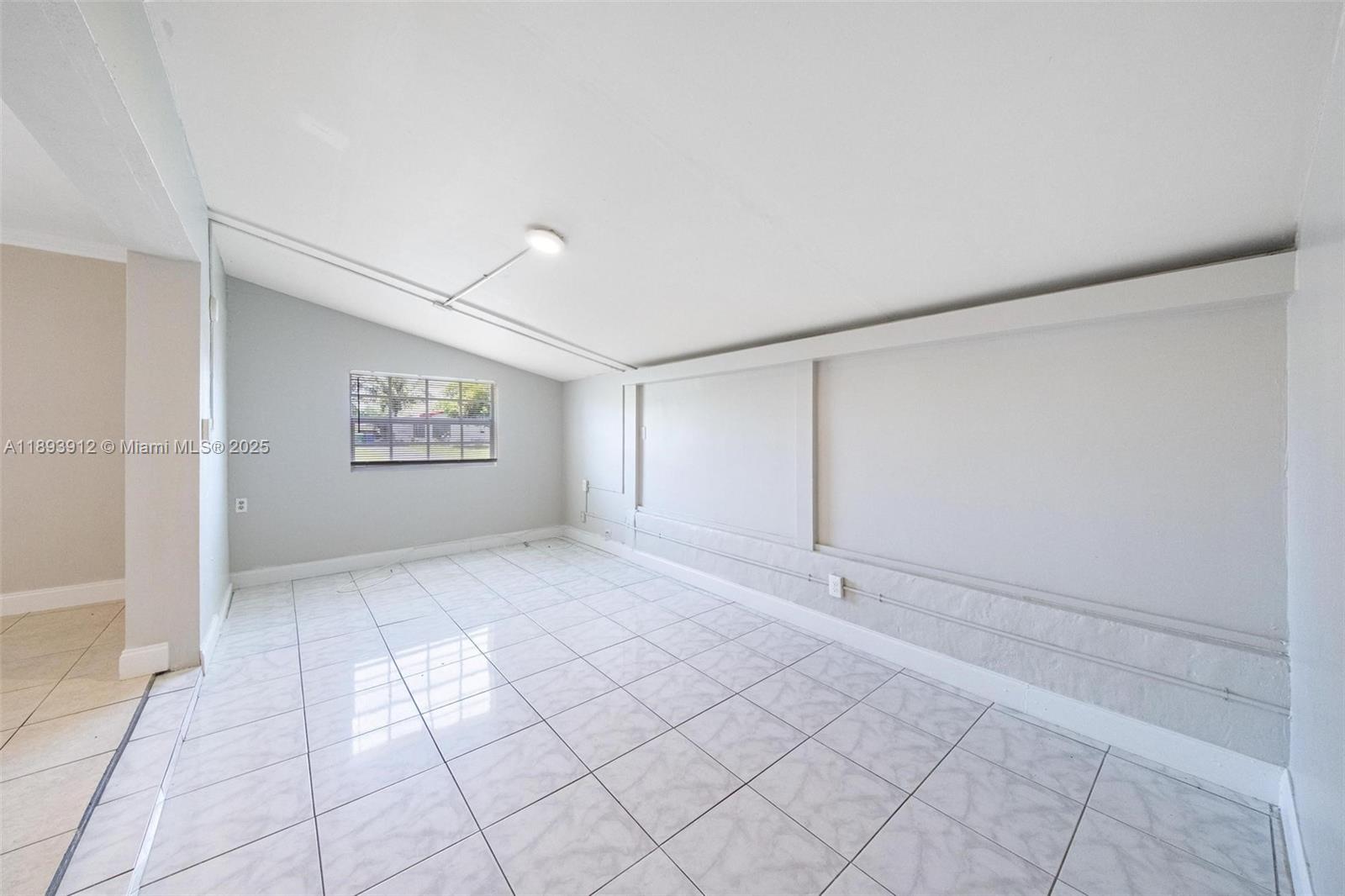 MIRAMAR SEC 5 - Residential