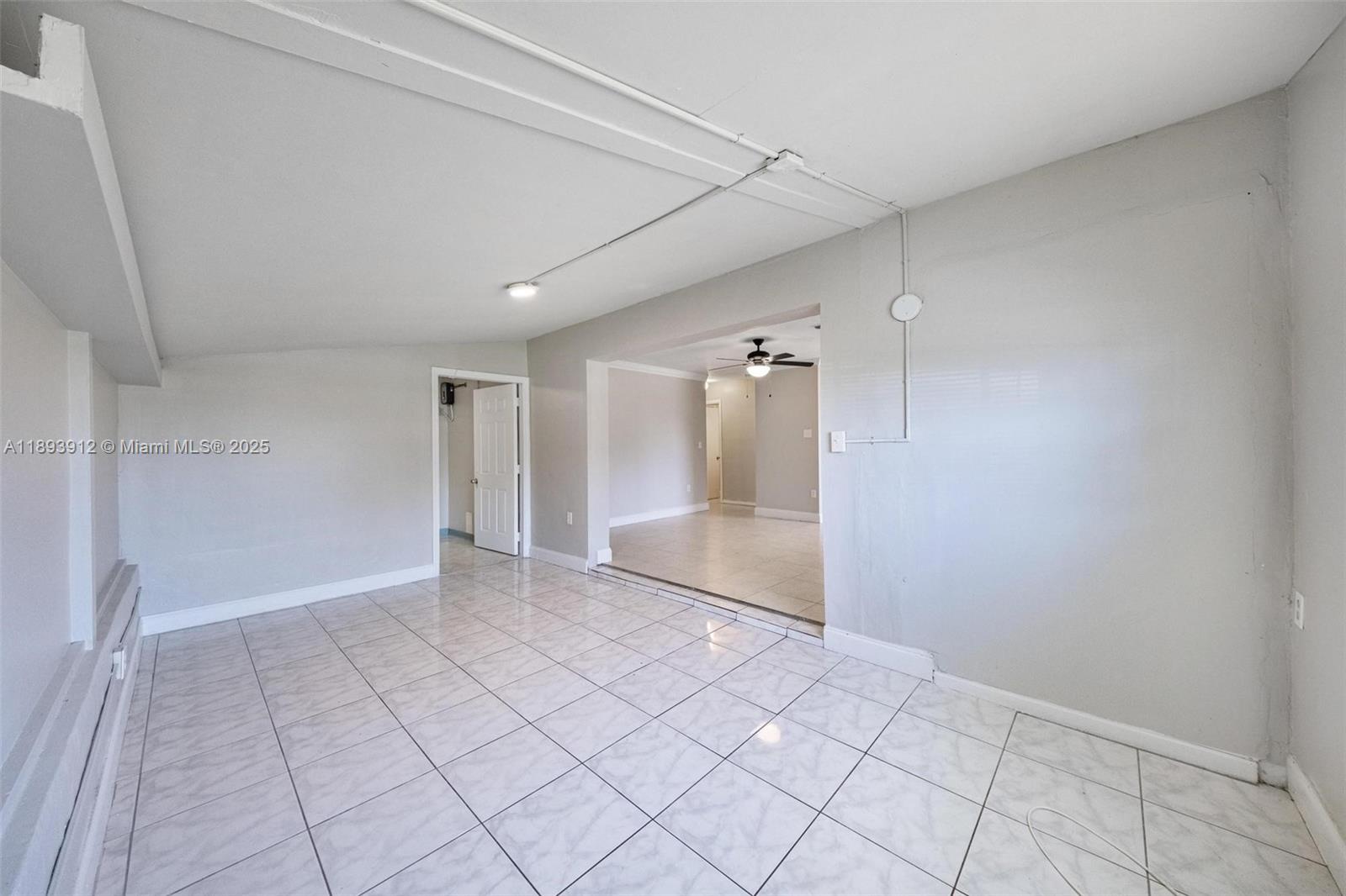 MIRAMAR SEC 5 - Residential