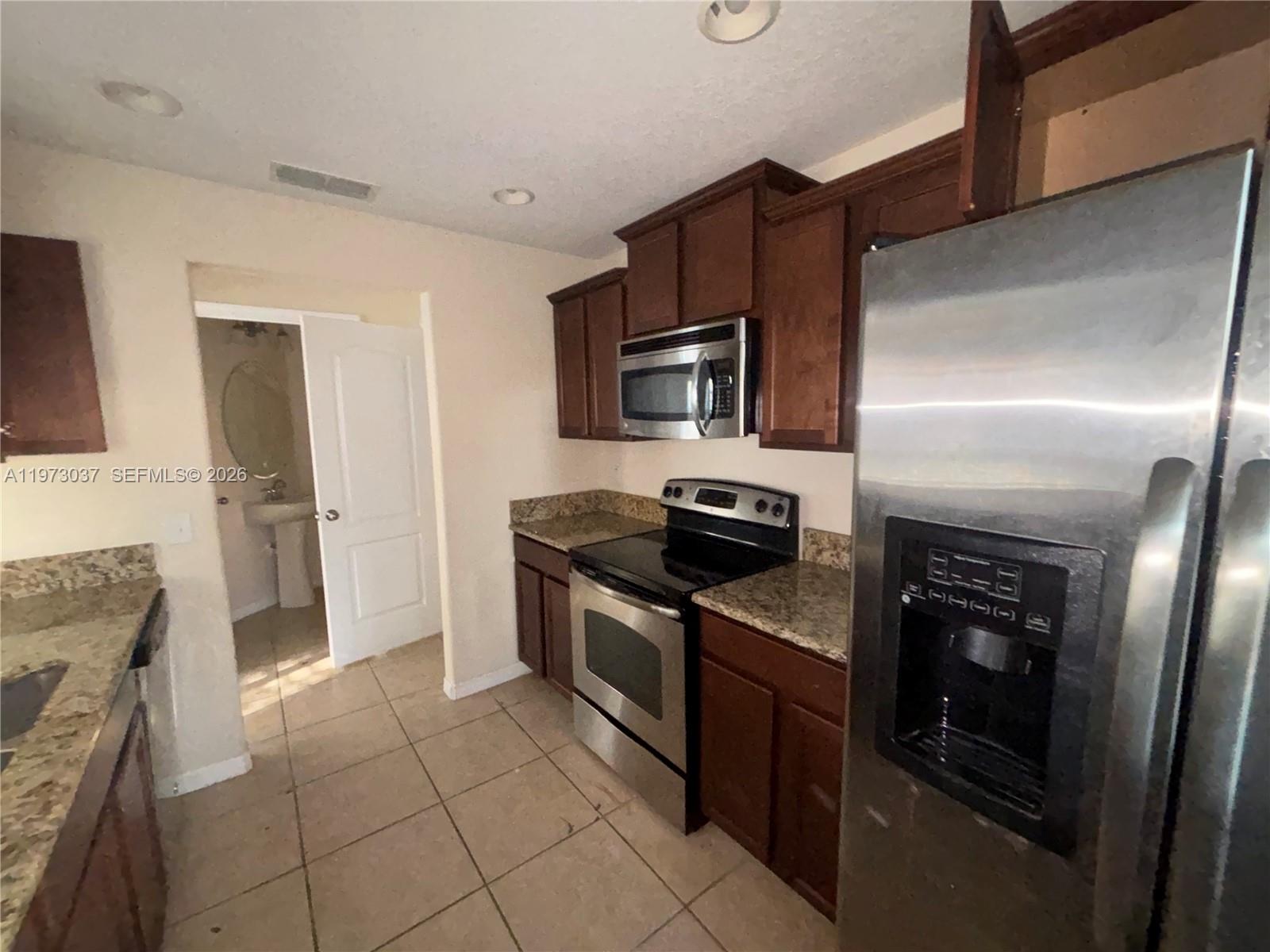 Amberlee Townhomes - Residential