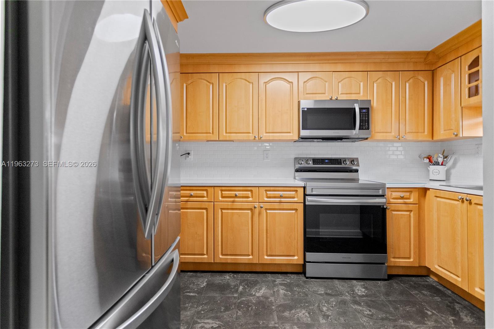 HOLLYBROOK GOLF AND - Residential