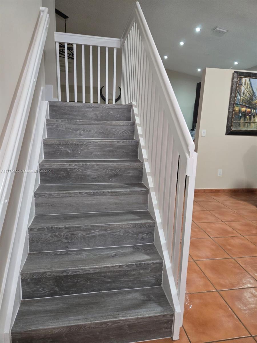 BISCAYNE POINT SOUTH - Residential