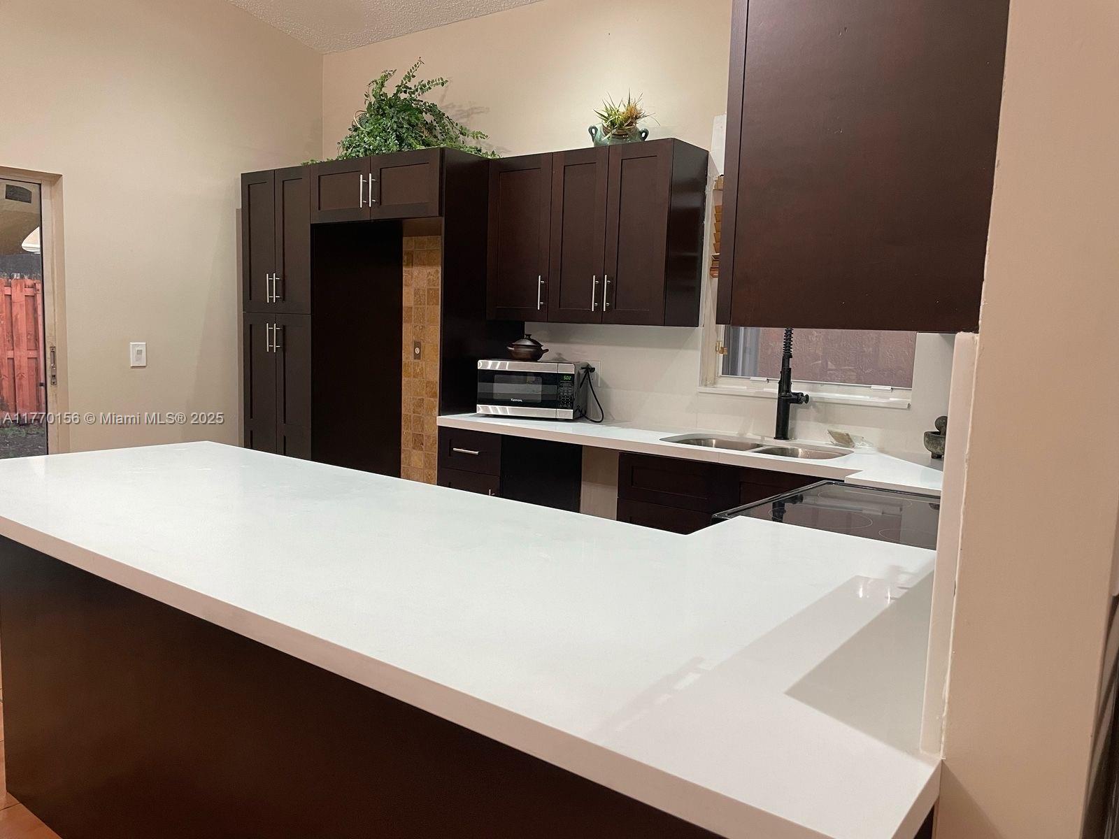 BISCAYNE POINT SOUTH - Residential