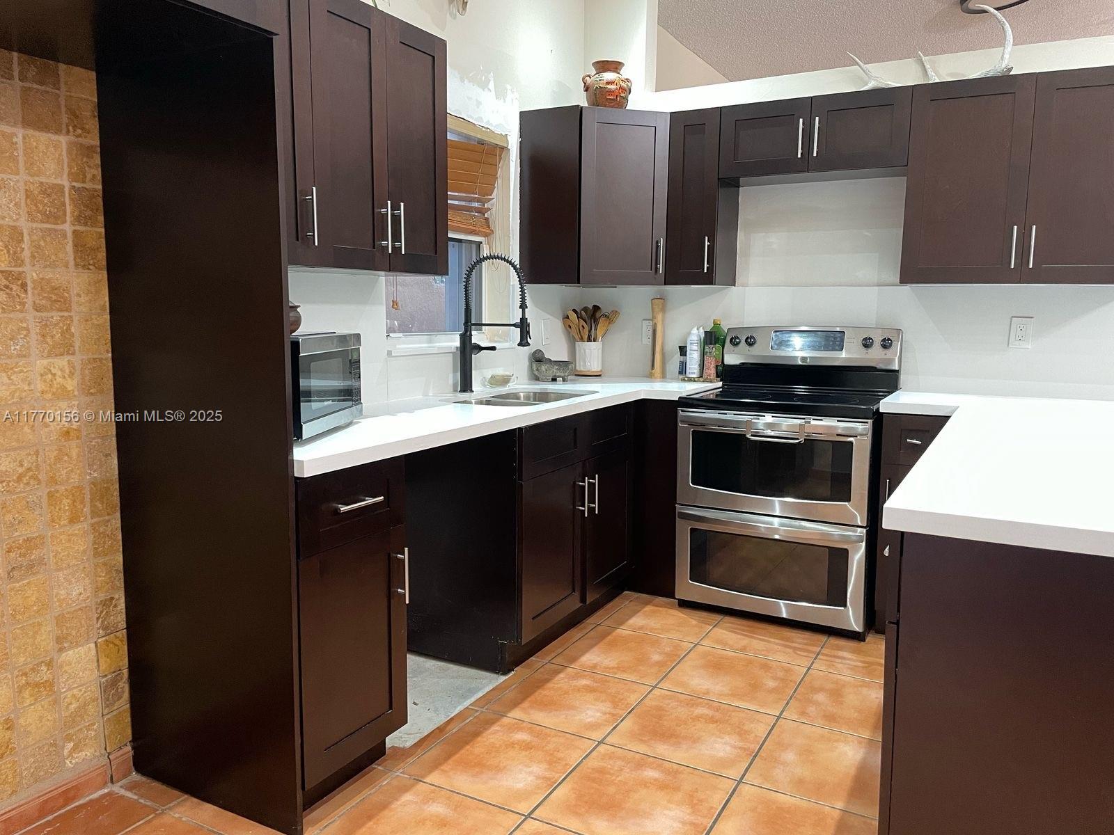 BISCAYNE POINT SOUTH - Residential