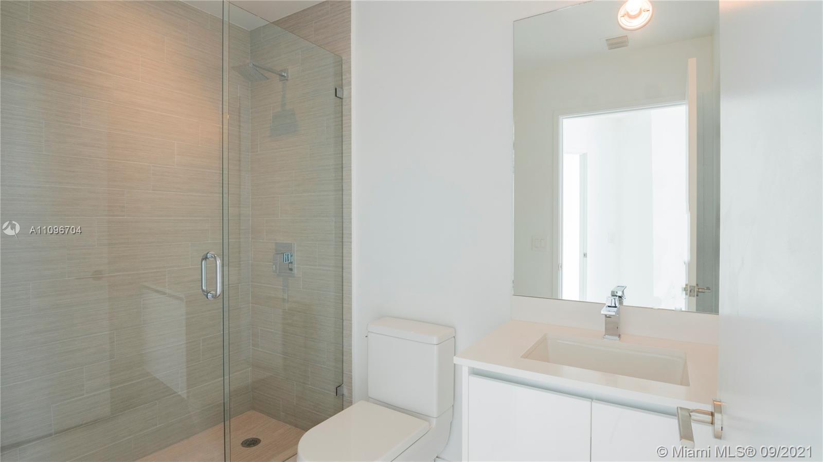 PARQUE TOWERS CONDO - Residential