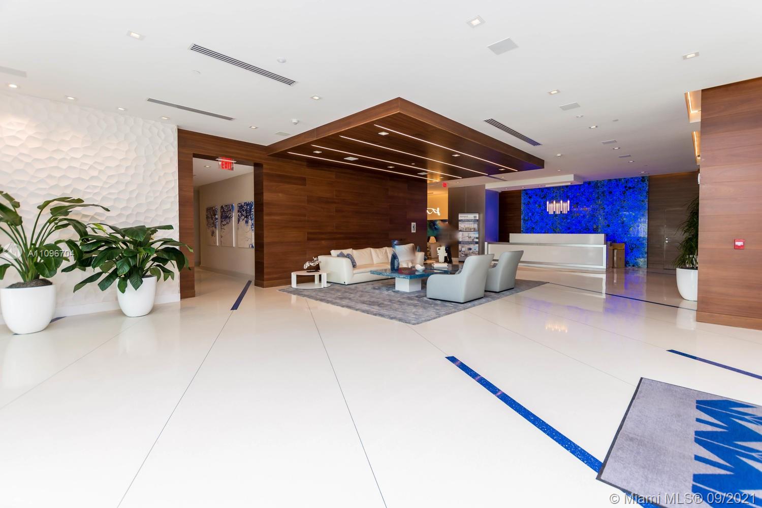 PARQUE TOWERS CONDO - Residential
