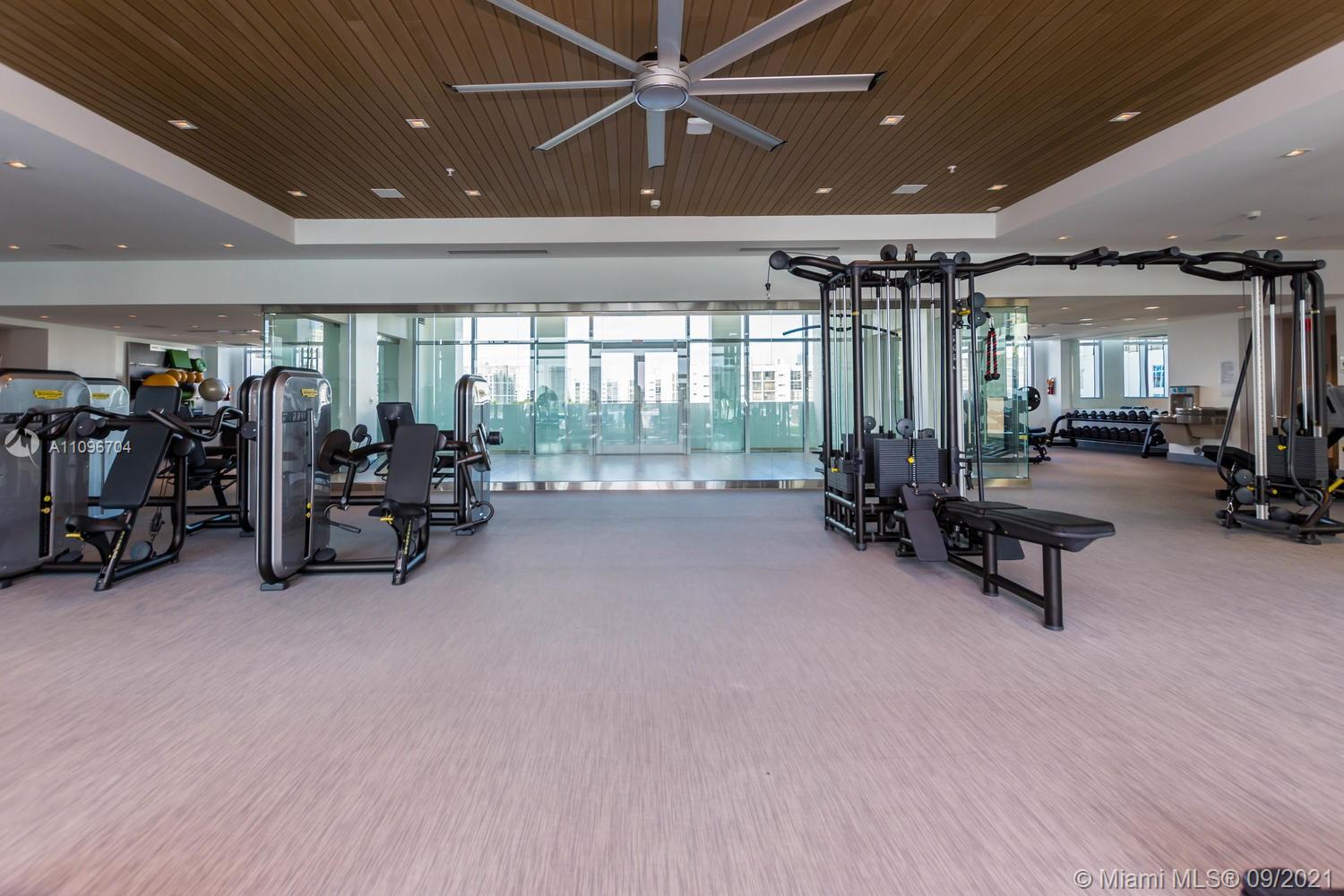 PARQUE TOWERS CONDO - Residential