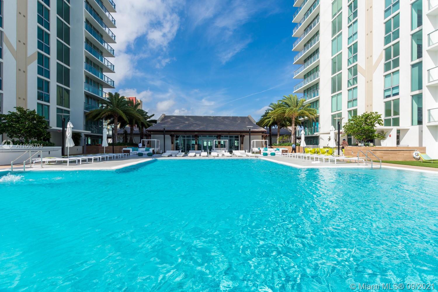 PARQUE TOWERS CONDO - Residential