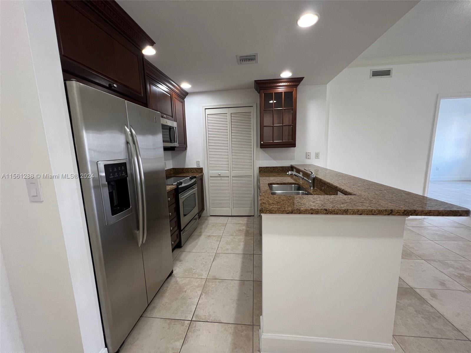 ANDALUSIA CONDO RESIDENCE - Residential