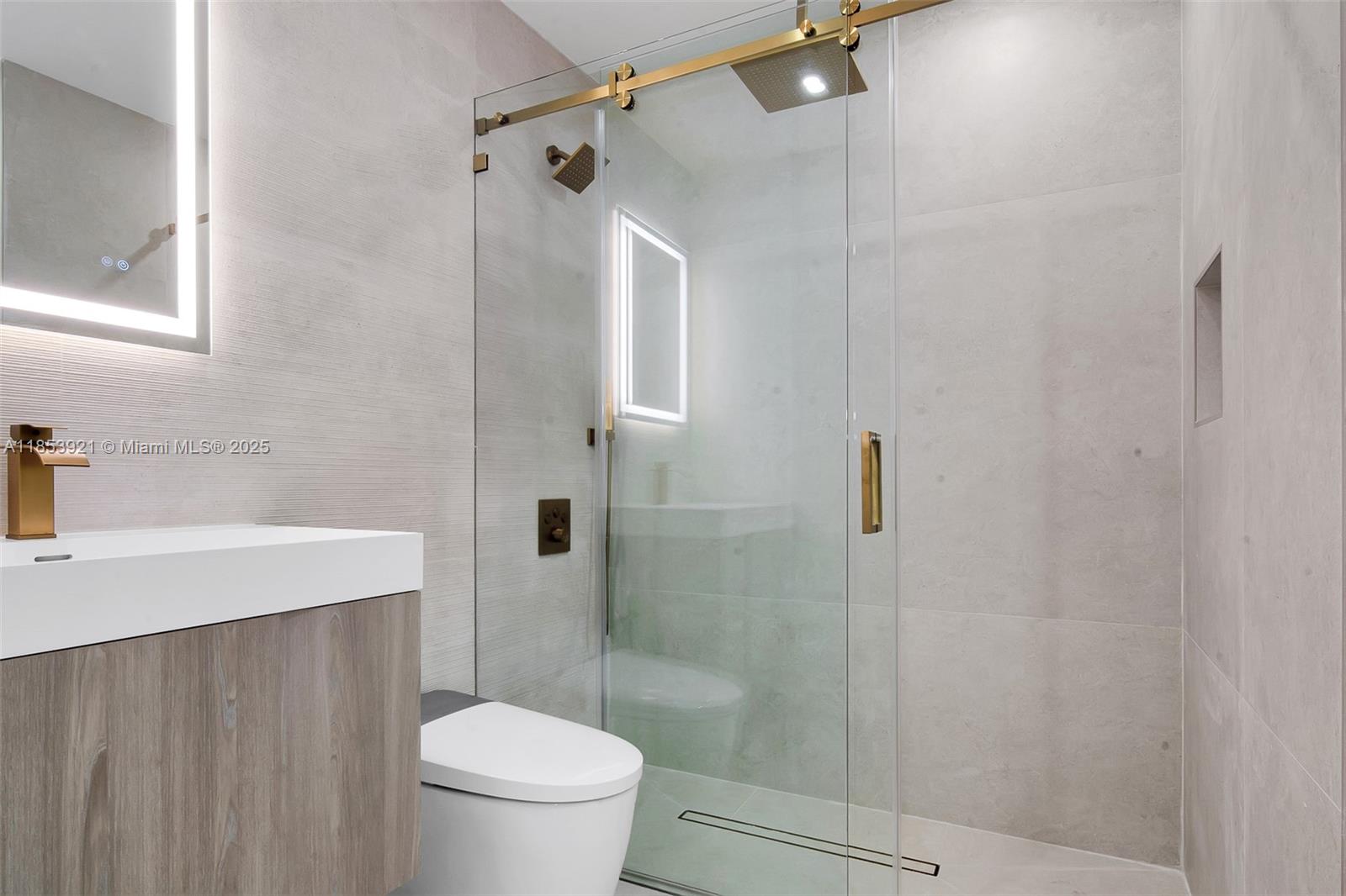 WASHINGTON PLACE - Residential