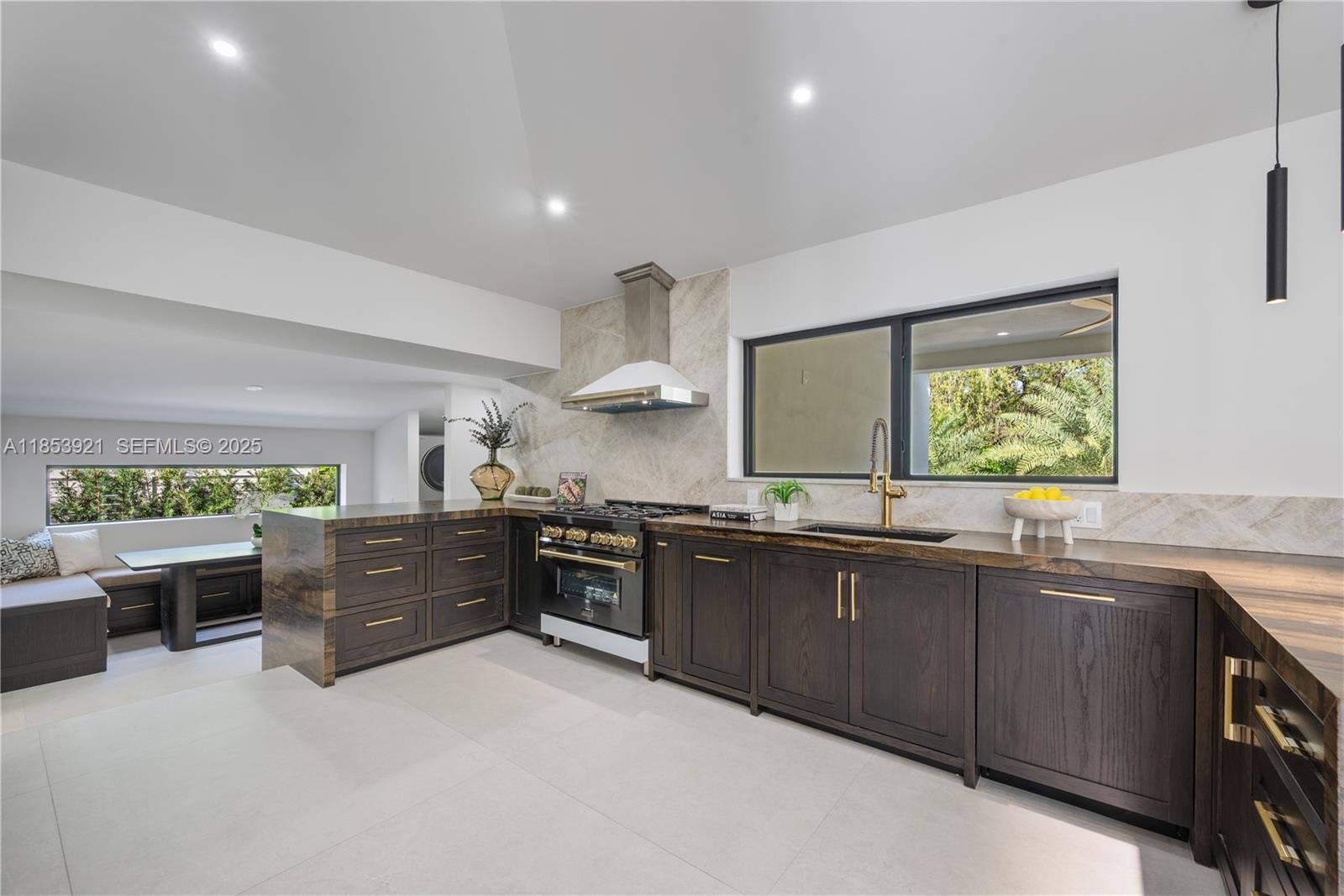 WASHINGTON PLACE - Residential