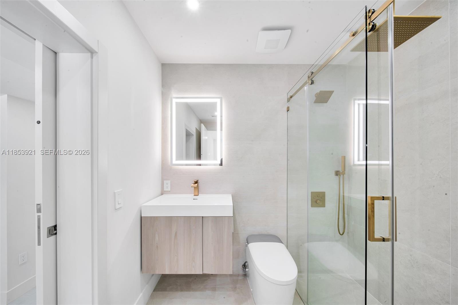 WASHINGTON PLACE - Residential