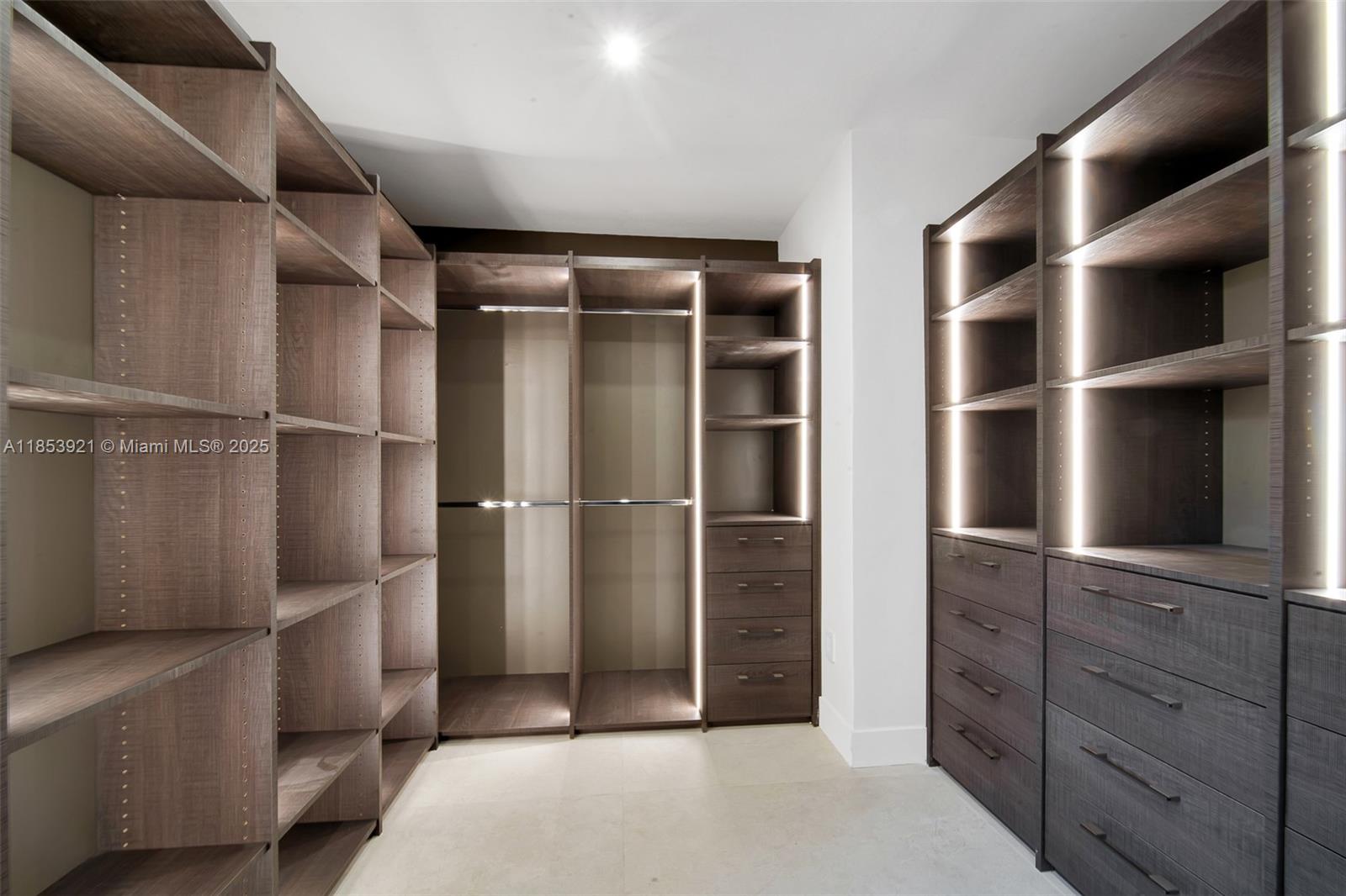 WASHINGTON PLACE - Residential