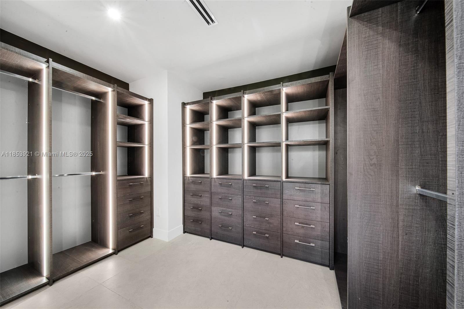 WASHINGTON PLACE - Residential