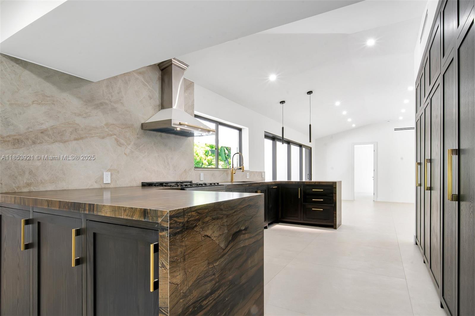 WASHINGTON PLACE - Residential