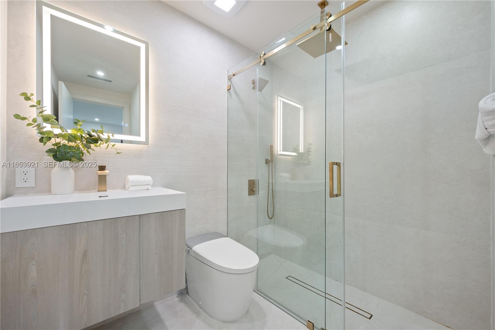 WASHINGTON PLACE - Residential