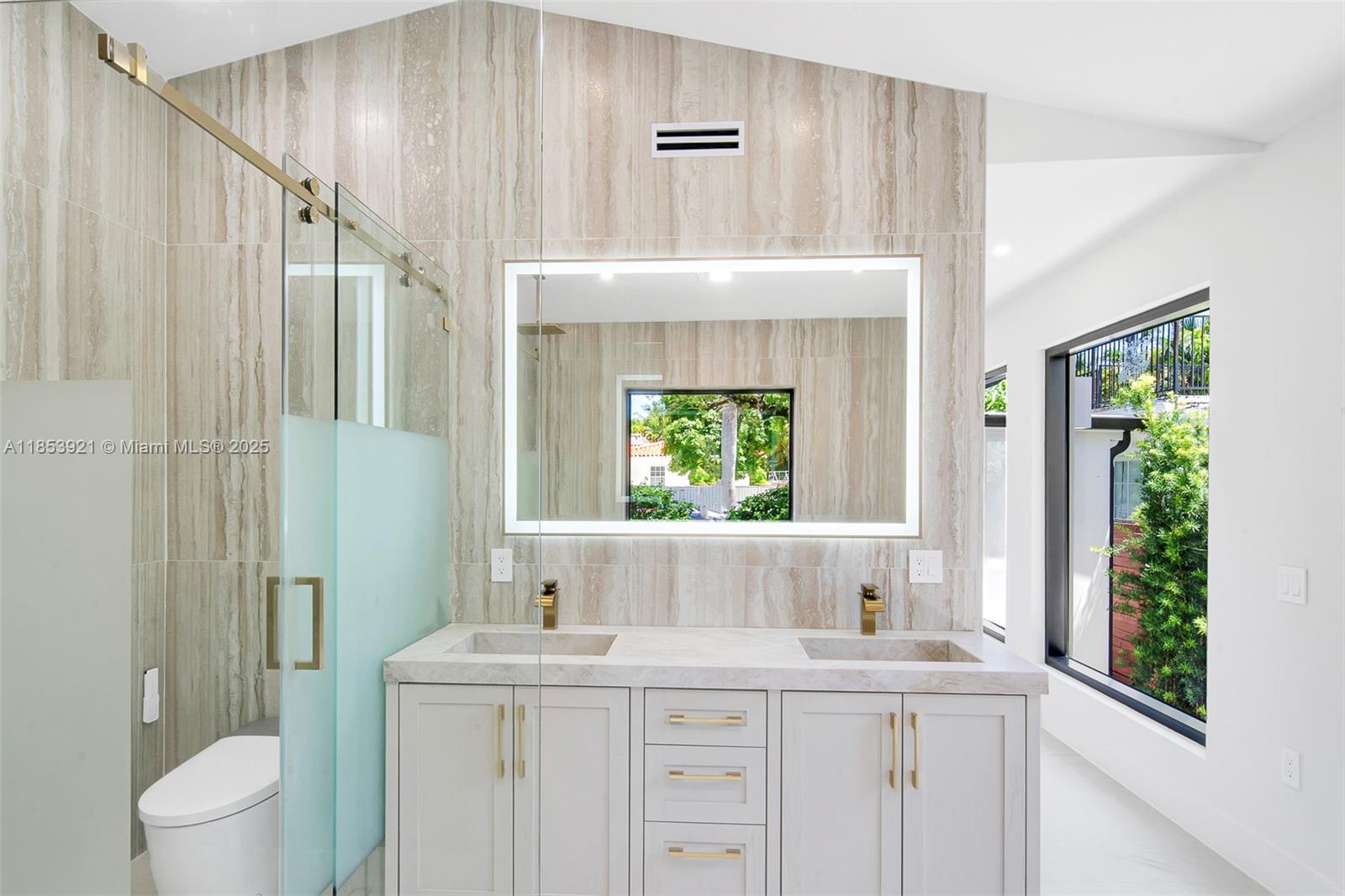 WASHINGTON PLACE - Residential