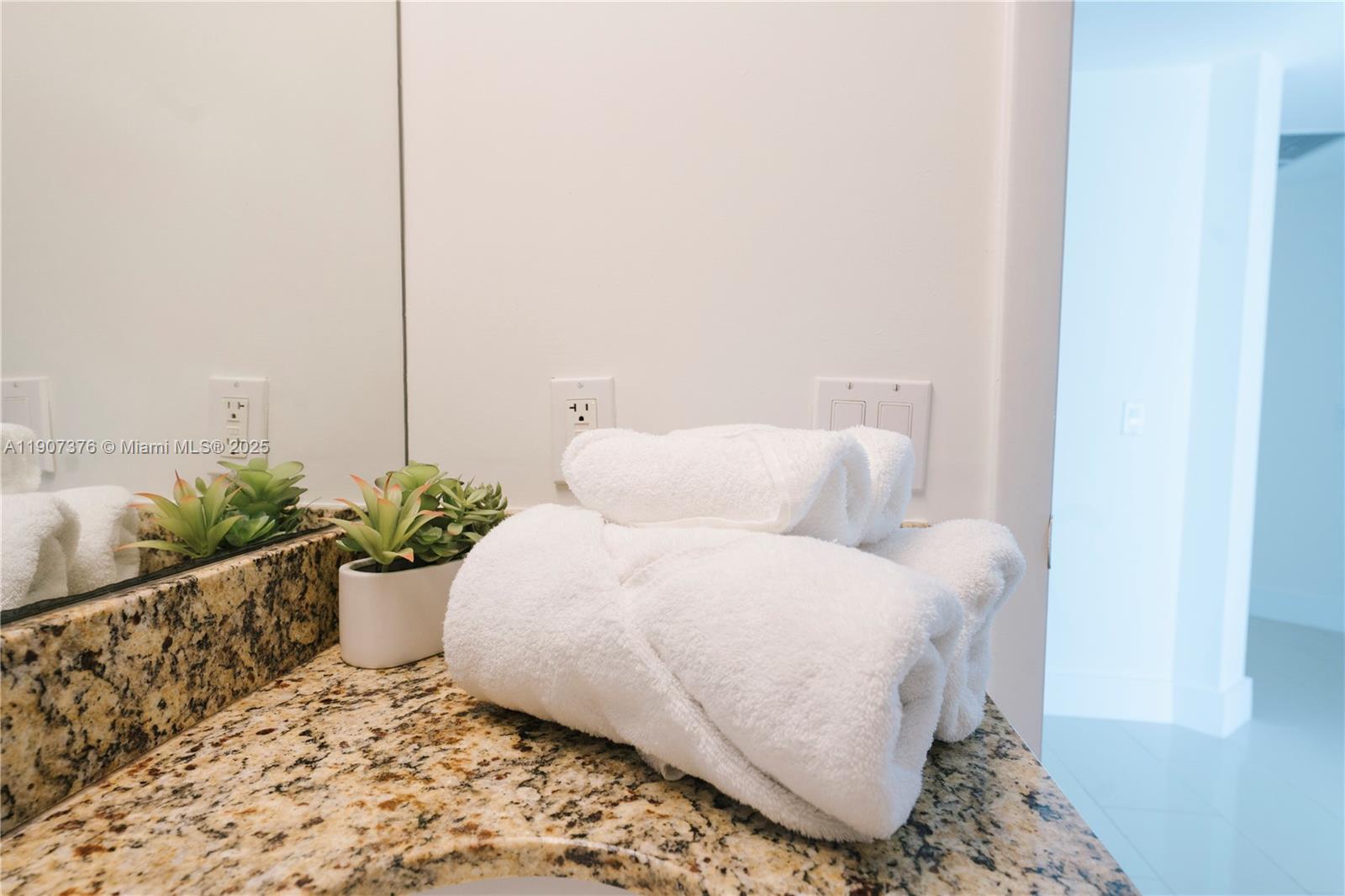 BRICKELL ON THE RIVER S T - Residential Lease