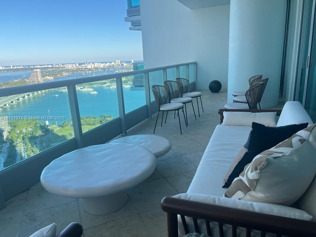 900 BISCAYNE BAY CONDO - Residential Lease