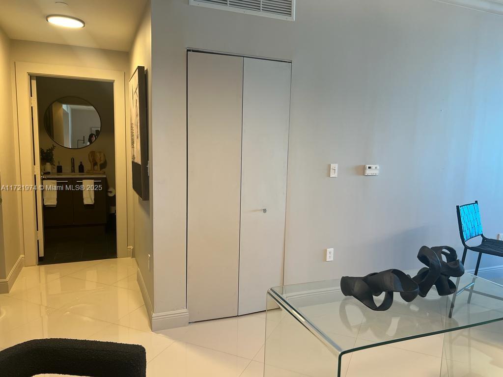 900 BISCAYNE BAY CONDO - Residential Lease