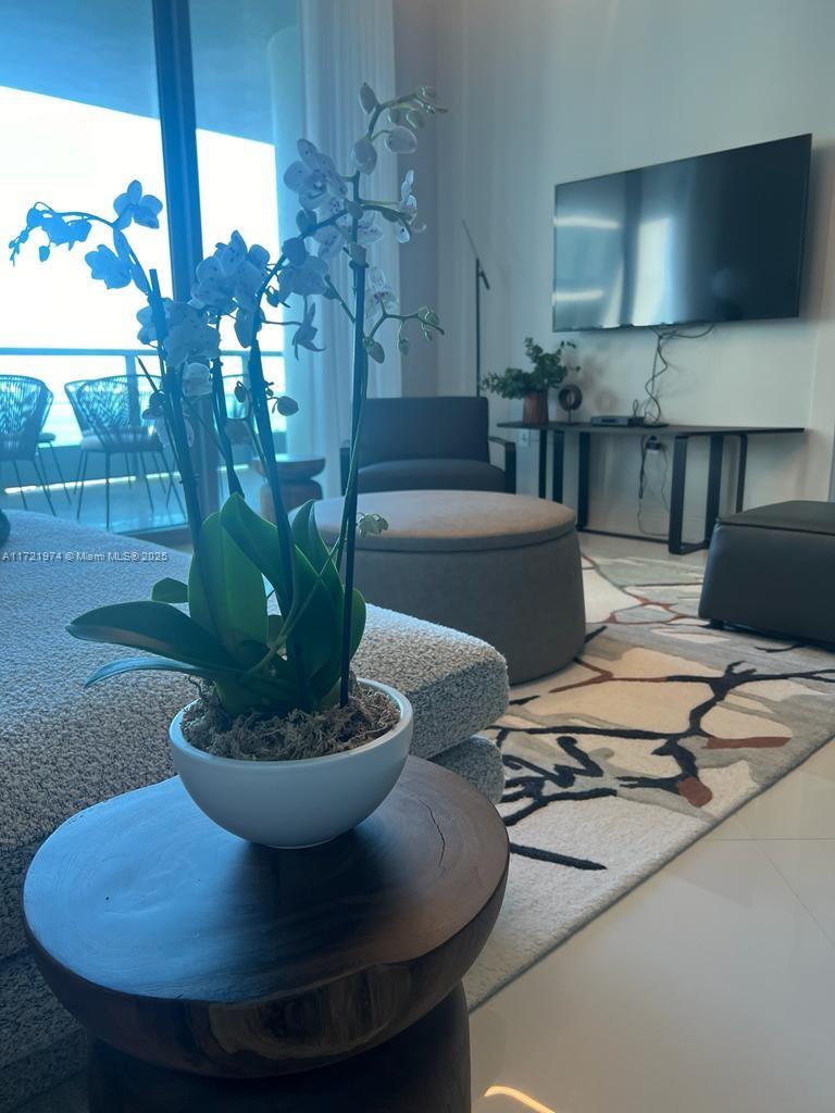 900 BISCAYNE BAY CONDO - Residential Lease