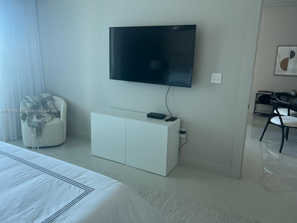 900 BISCAYNE BAY CONDO - Residential Lease