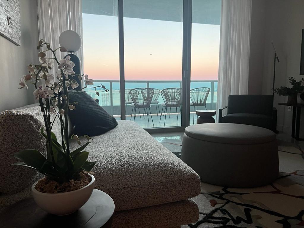 900 BISCAYNE BAY CONDO - Residential Lease