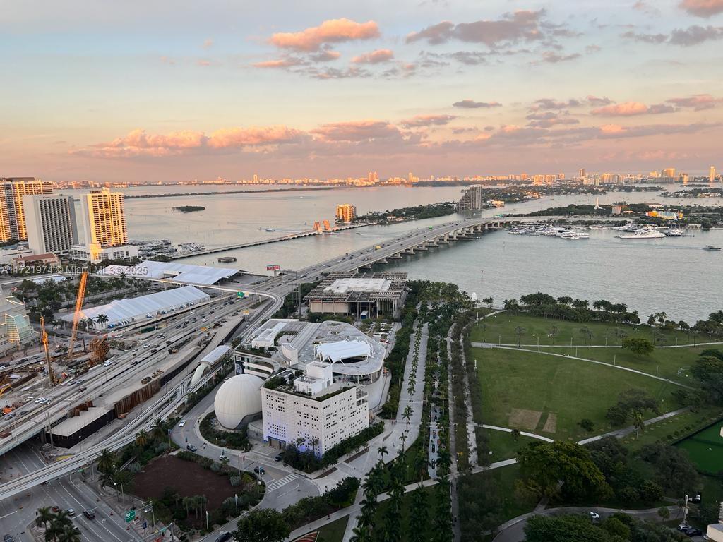 900 BISCAYNE BAY CONDO - Residential Lease