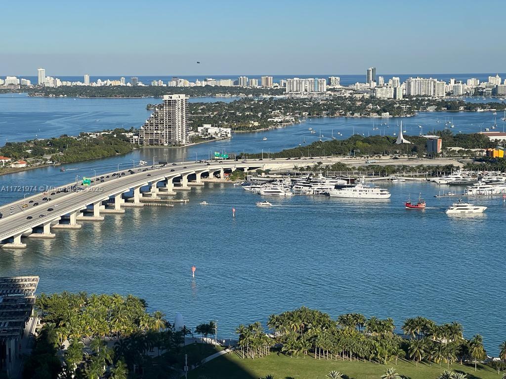 900 BISCAYNE BAY CONDO - Residential Lease