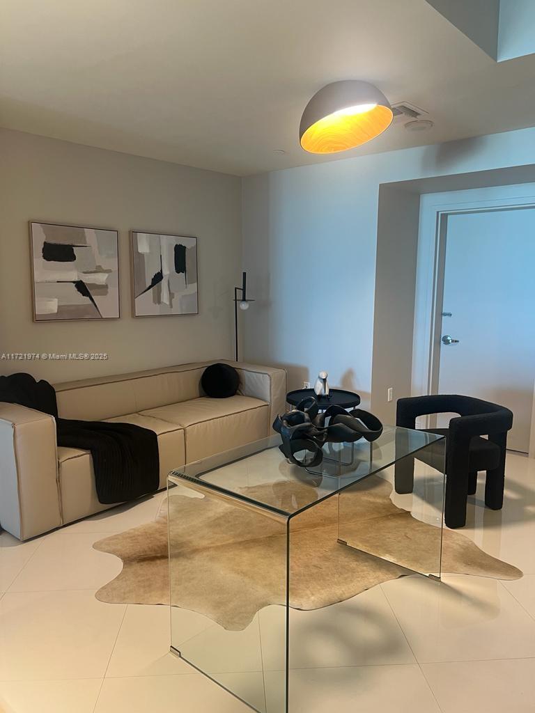 900 BISCAYNE BAY CONDO - Residential Lease