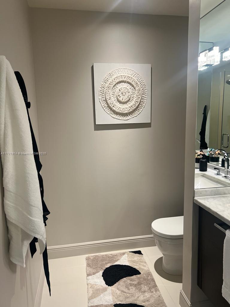 900 BISCAYNE BAY CONDO - Residential Lease