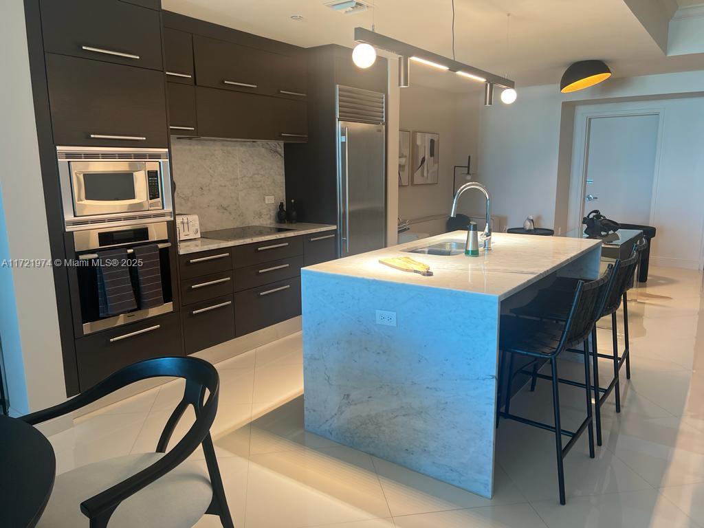 900 BISCAYNE BAY CONDO - Residential Lease