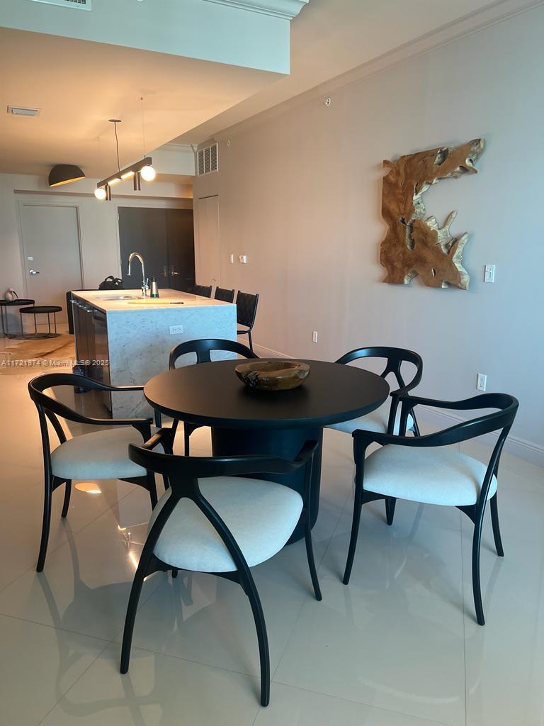 900 BISCAYNE BAY CONDO - Residential Lease