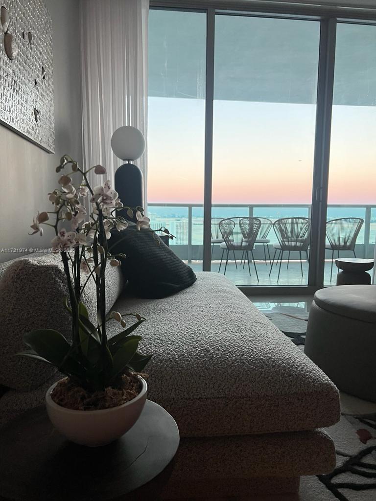 900 BISCAYNE BAY CONDO - Residential Lease