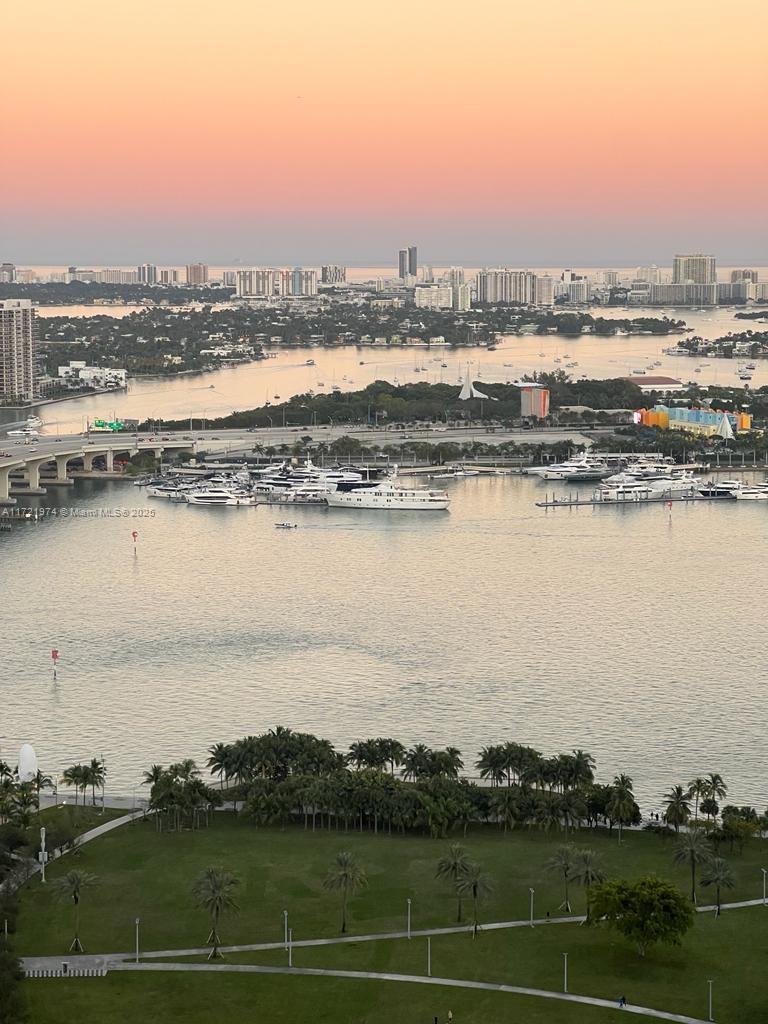 900 BISCAYNE BAY CONDO - Residential Lease