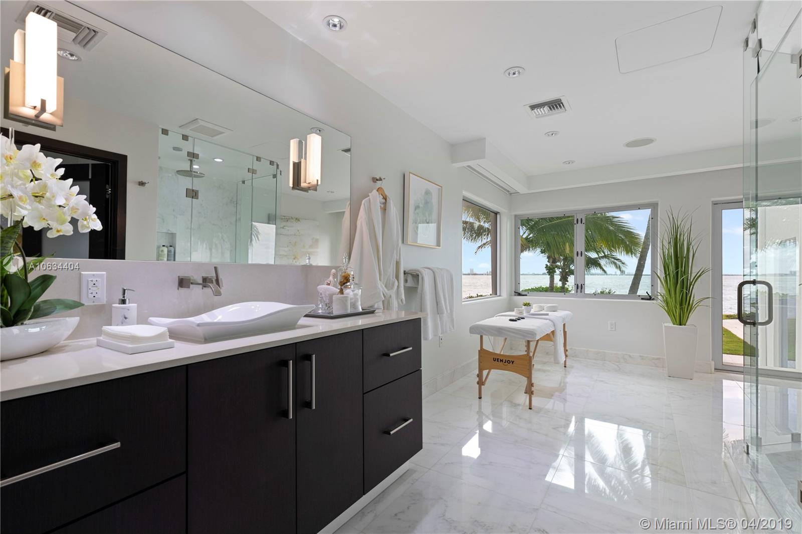 TREASURE ISLAND - Residential