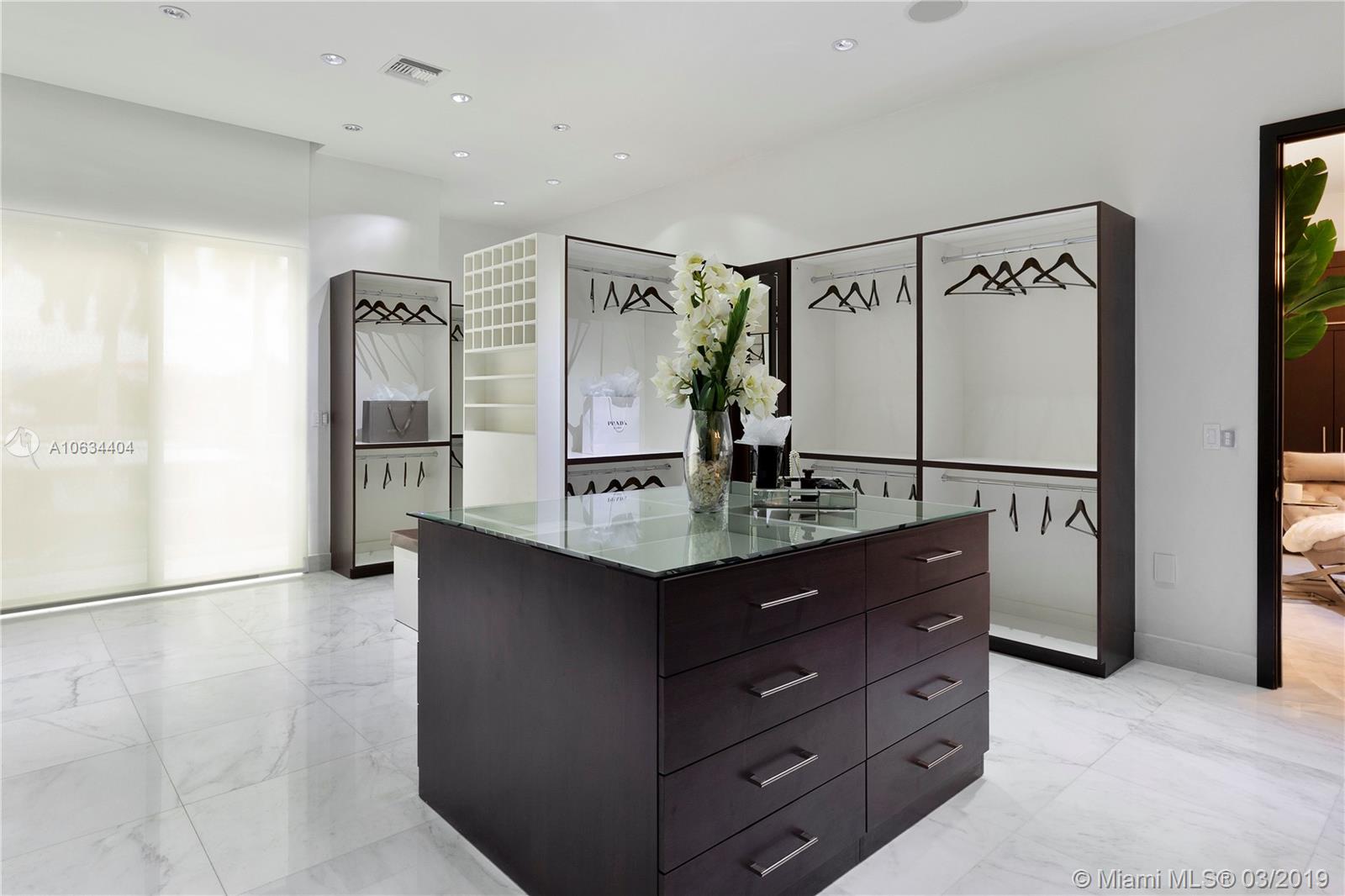 TREASURE ISLAND - Residential