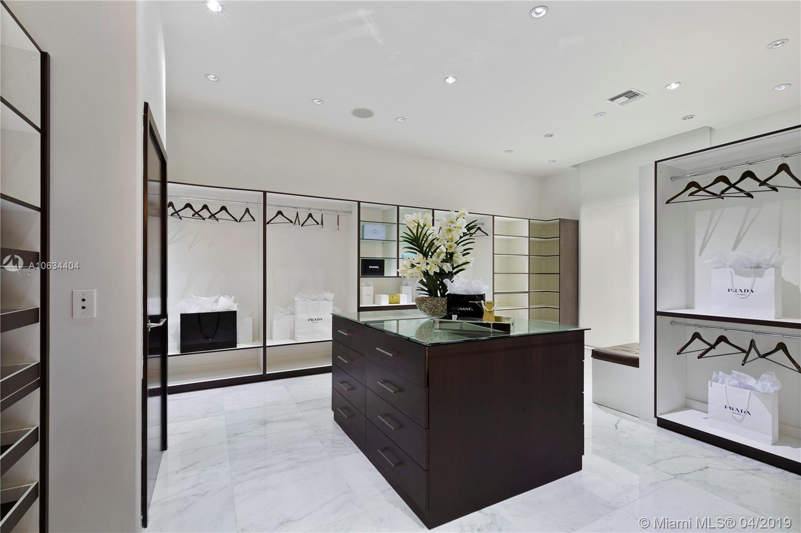 TREASURE ISLAND - Residential