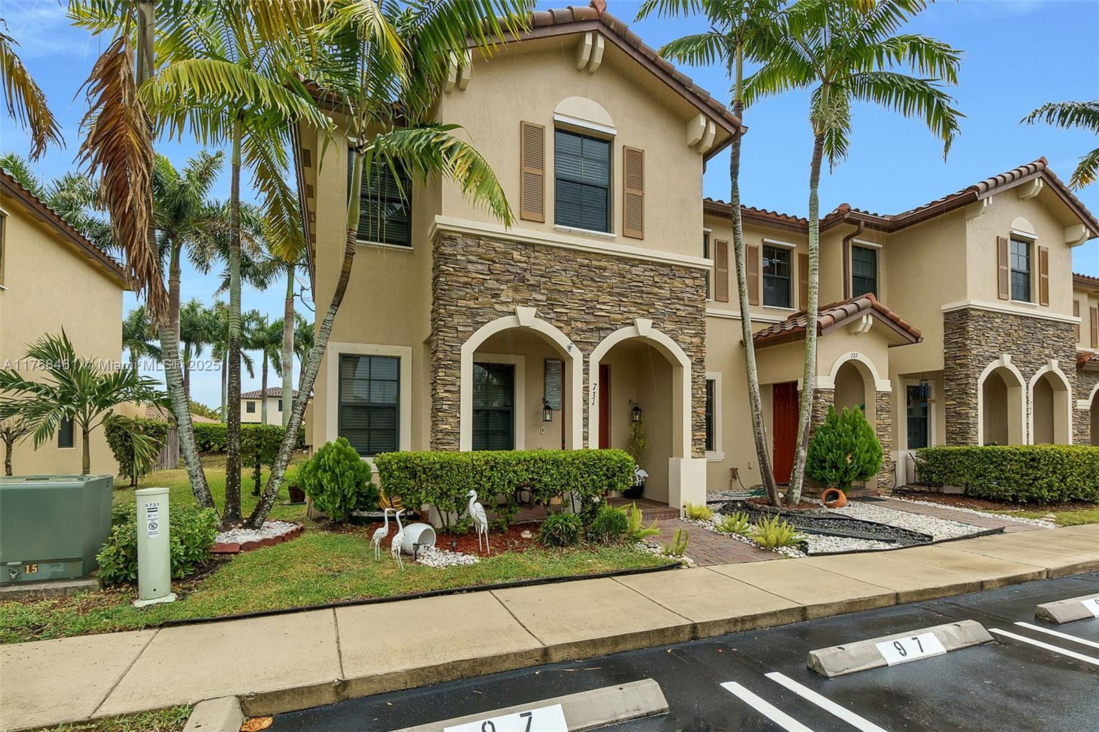 Property for Sale at 731 Se 32nd Ter, Homestead, Miami-Dade County, Florida - Bedrooms: 3 
Bathrooms: 3  - $370,000