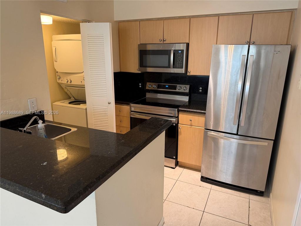 Photo of 550 S Park Rd #24-8, Hollywood, FL 33021 (MLS # A11988689)